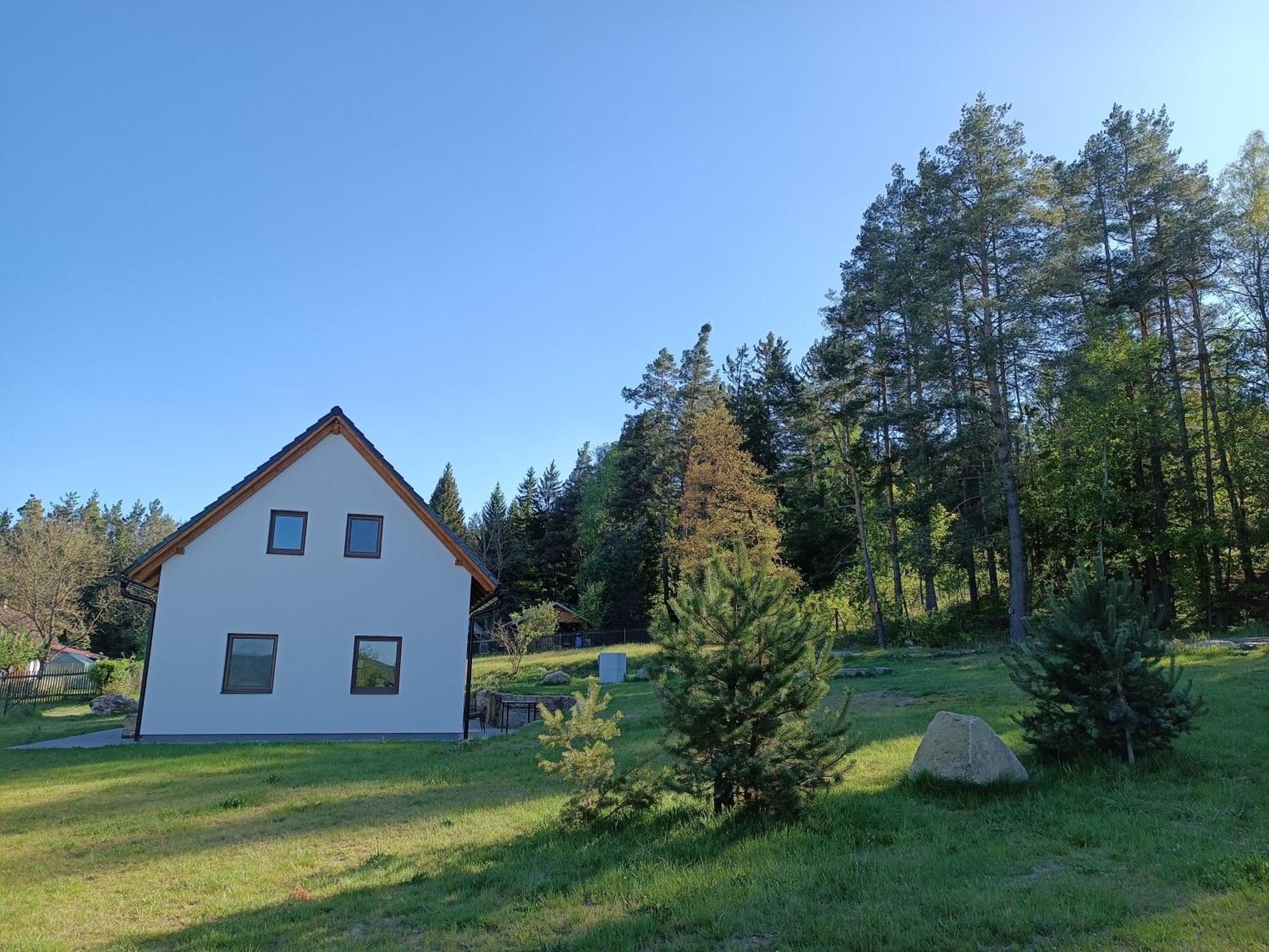 Klidna Lokalita Na Kraji Lesa, Cely Dum S Uschovnu Kol Villa Nova Bystrice Exterior photo